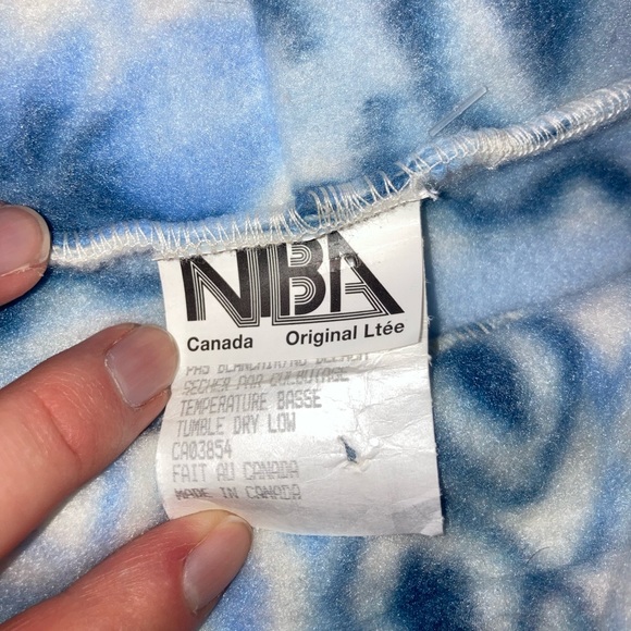 NBA Womens size large cropped fleece sweater winter perfect - Picture 6 of 7